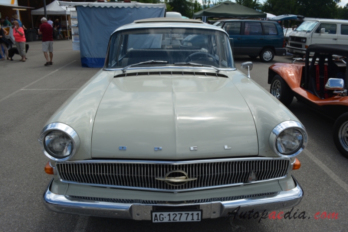 Opel Kapitän 6. generacja P2 1959-1963 (faltdach sedan 4d), przód