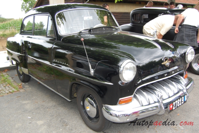 Opel Rekord 1. generacja Olympia Rekord 1953-1957 (1953-1954 sedan 2d), prawy przód