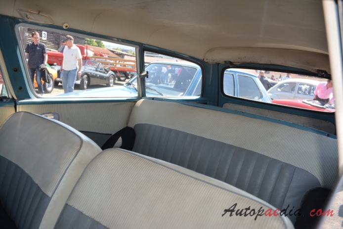 Opel Rekord 2. generacja PI 1957-1960 (1958-1960 Caravan 3d), wnętrze