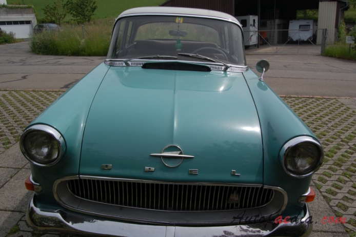 Opel Rekord 2. generacja PI 1957-1960 (1959-1960 1700 sedan 4d), przód