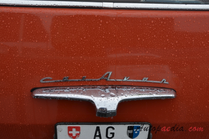 Opel Rekord 2. generacja PI 1957-1960 (1960 1700ccm Olympia Caravan 3d), emblemat tył 