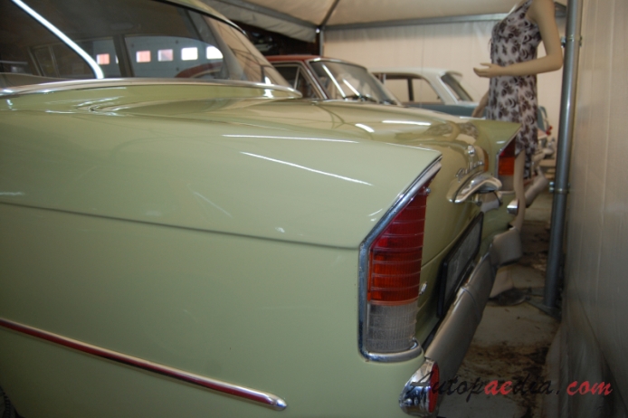 Opel Rekord 2. generacja PI 1957-1960 (1960 Olympia 1700 sedan 2d), tył
