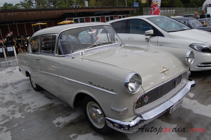 Opel Rekord 2. generacja PI 1957-1960 (sedan 2d), prawy przód