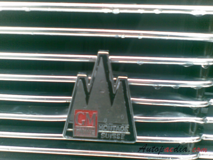 Opel Rekord 3. generacja P II 1960-1963 (Sedan 2d), emblemat przód 
