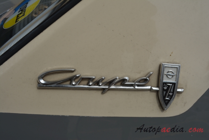 Opel Rekord 4. generacja (Rekord A) 1963-1965 (1700 Coupé 2d), emblemat bok 
