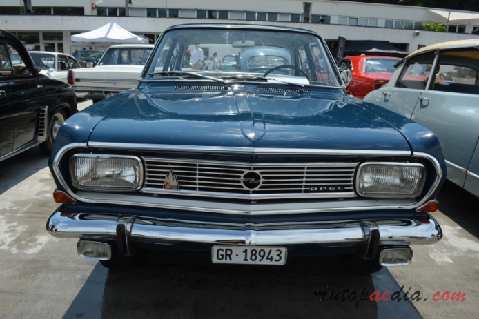 Opel Rekord 5. generacja (Rekord B) 1966-1967 (1965 1900L Sedan 4d), przód
