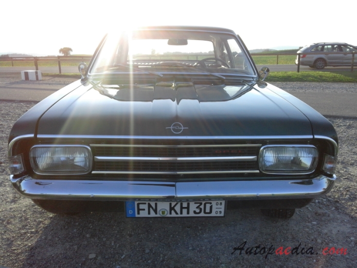 Opel Rekord 6. generacja (Rekord C) 1967-1971 (1700 sedan 2d), przód