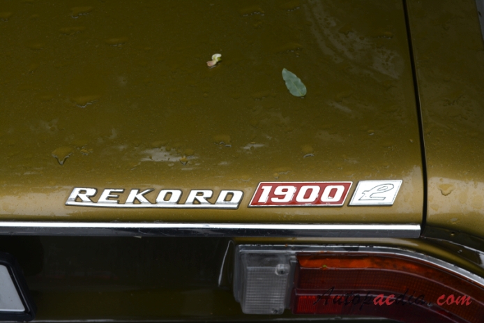 Opel Rekord 6. generacja (Rekord C) 1967-1971 (1900L Coupé 3d), emblemat tył 