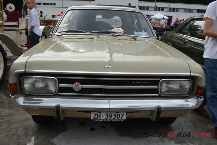 Opel Rekord 6. generacja (Rekord C) 1967-1971 (1900L station wagon 5d), przód