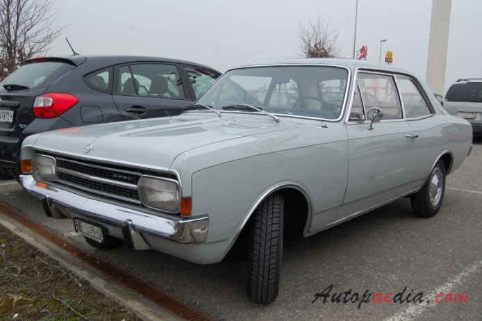 Opel Rekord 6th generation (Rekord C) 1967-1971 (1900S Sedan 2d), left front view