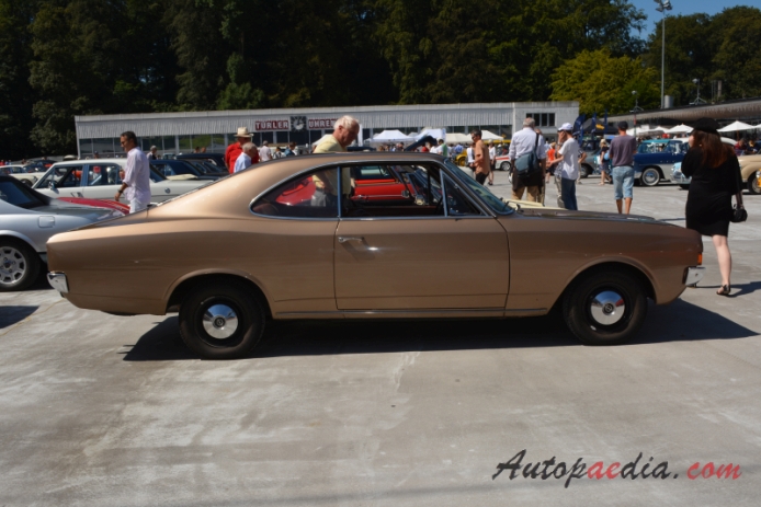 Opel Rekord 6. generacja (Rekord C) 1967-1971 (1967-1968 Rekord 6L Coupé 2d), prawy bok