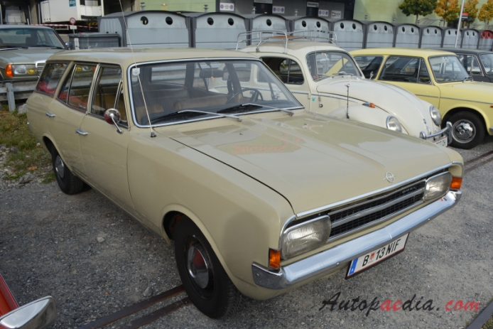 Opel Rekord 6. generacja (Rekord C) 1967-1971 (Opel Rekord 1900 station wagon 5d), prawy przód