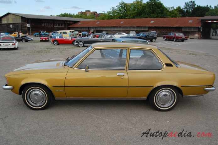 Opel Rekord 7th generation (Rekord D) 1972-1977 (1900S sedan 2d), left side view