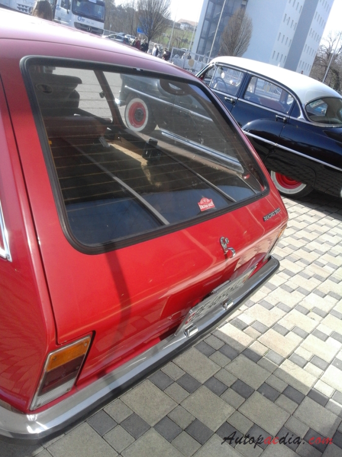 Opel Rekord 7. generacja (Rekord D) 1972-1977 (1900 Caravan 3d), tył