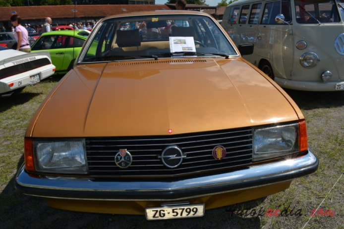 Opel Rekord 8. generacja (Rekord E) 1977-1986 (1980 Rekord E1 2.0 S sedan 4d), przód