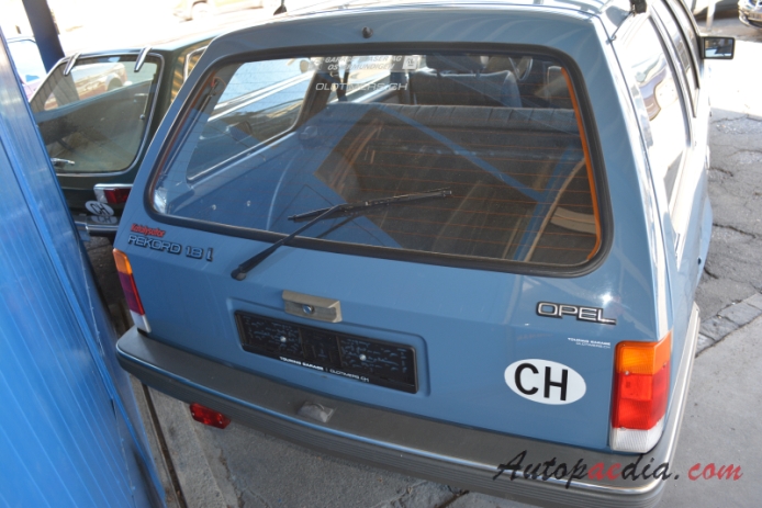 Opel Rekord 9th generation (Rekord E) 1977-1986 (1986 Rekord E2 1.8i kombi 5d), rear view