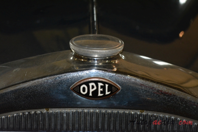 Opel 1.2 Liter 1931-1935 (saloon 2d), emblemat przód 