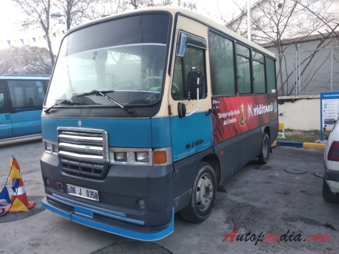 Otokar M-2000 1999-2009 (autobus 3d), lewy przód