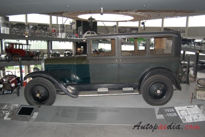 Overland Six 1926 (limousine 4d), left side view