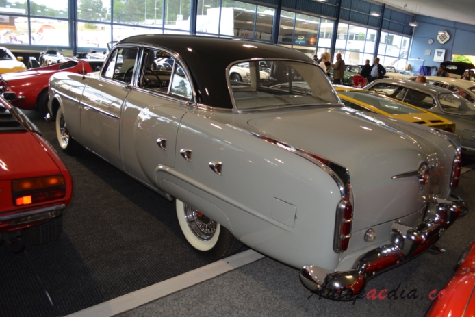 Packard 200 1951-1952 (1952 200 DeLuxe sedan 4d),  left rear view
