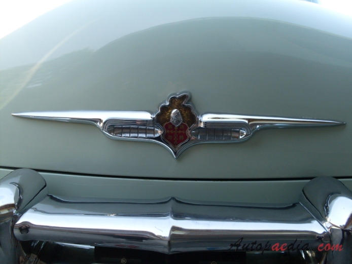 Packard Cavalier 1953-1954 (1954), emblemat przód 