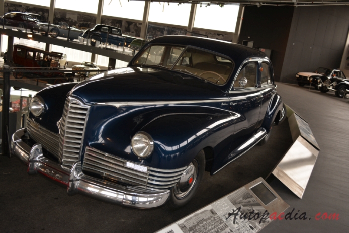 Packard Clipper 1941-1957 (1947 DeLuxe sedan 4d), lewy przód
