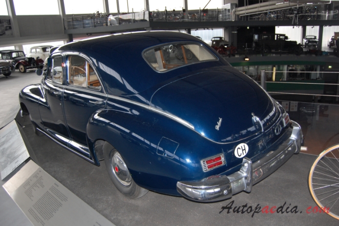 Packard Clipper 1941-1957 (1947 DeLuxe sedan 4d),  left rear view