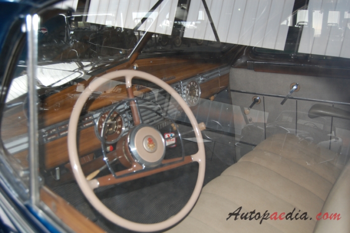 Packard Clipper 1941-1957 (1947 DeLuxe sedan 4d), wnętrze