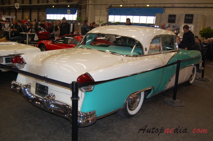 Packard Clipper 1941-1957 (1955 Custom Constellation sedan 2d), prawy tył