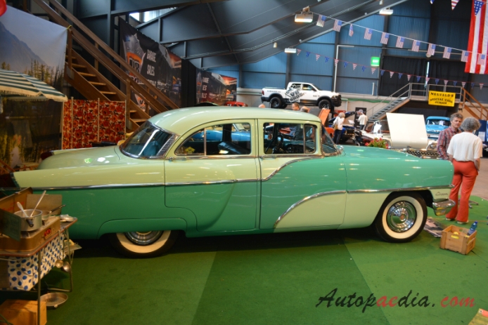 Packard Clipper 1941-1957 (1955 sedan 4d), prawy bok