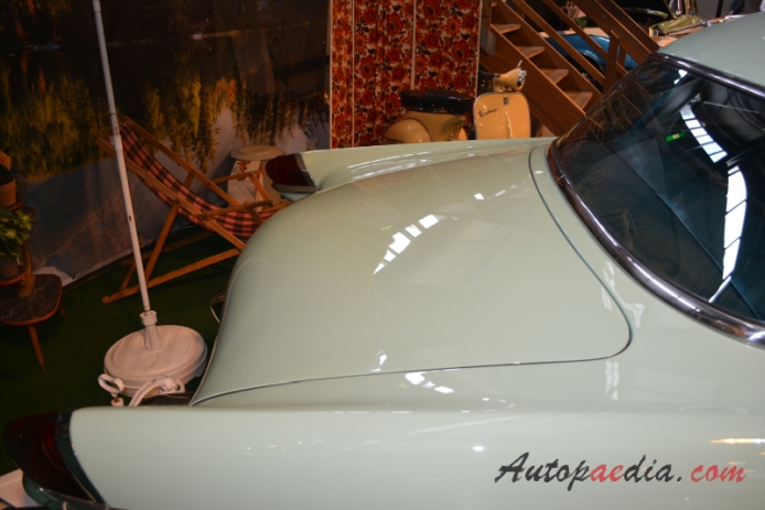 Packard Clipper 1941-1957 (1955 sedan 4d), tył
