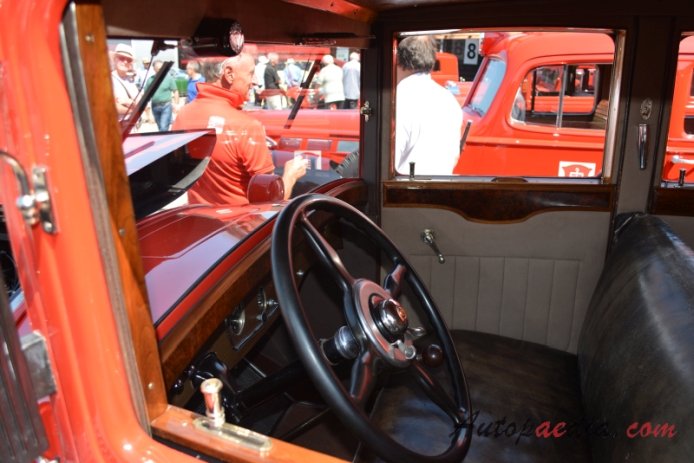 Packard Eight 1924-1951 (1924-1927 wóz strażacki), wnętrze