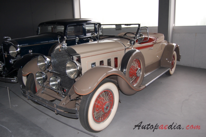 Packard Eight 1924-1951 (1930-1932 Speedter 2d), left front view