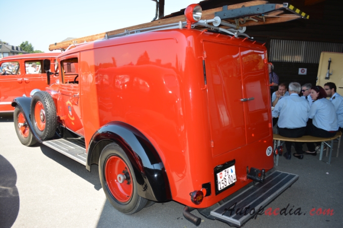 Packard Eight 1924-1951 (1930 wóz strażacki), lewy tył