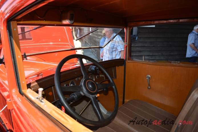 Packard Eight 1924-1951 (1930 fire engine), interior