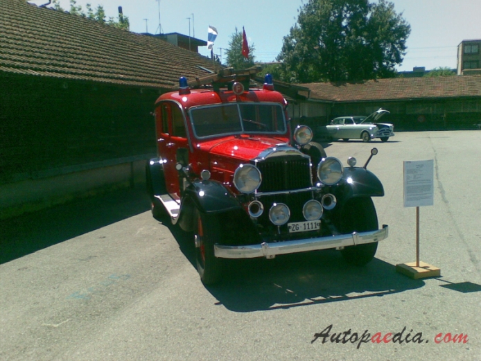 Packard Eight 1924-1951 (1932 wóz strażacki), prawy przód
