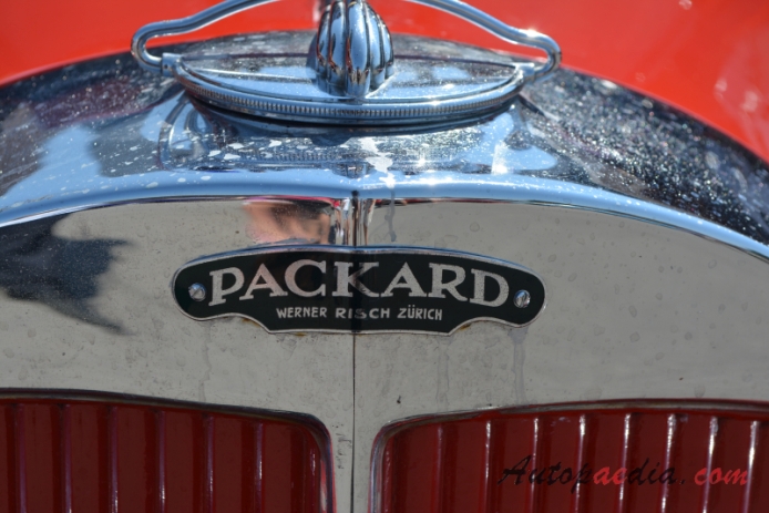 Packard Eight 1924-1951 (1933 Serie 10 Werner Risch Zurich fire engine), front emblem  