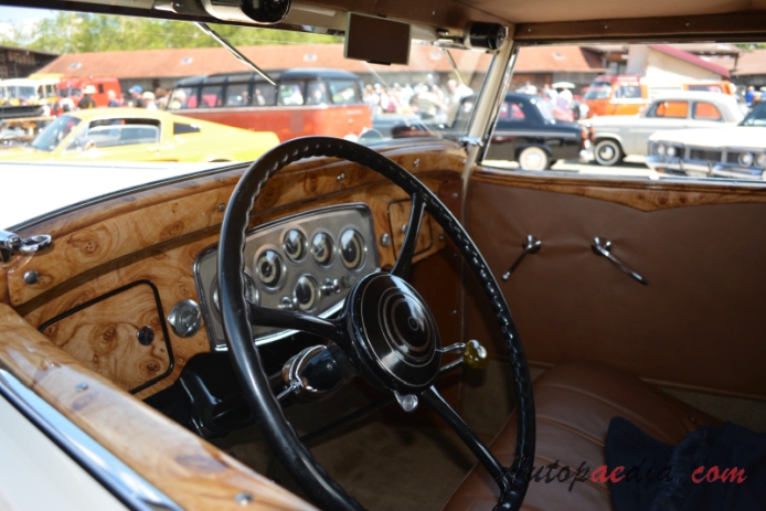 Packard Eight 1924-1951 (1933 convertible 2d), wnętrze