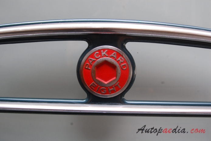Packard Eight 1924-1951 (1935 sedan 4d), rear emblem  