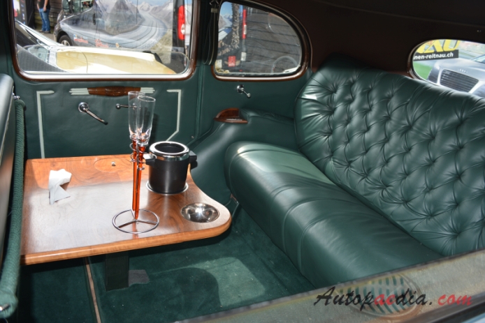 Packard Eight 1924-1951 (1935 sedan 4d), interior