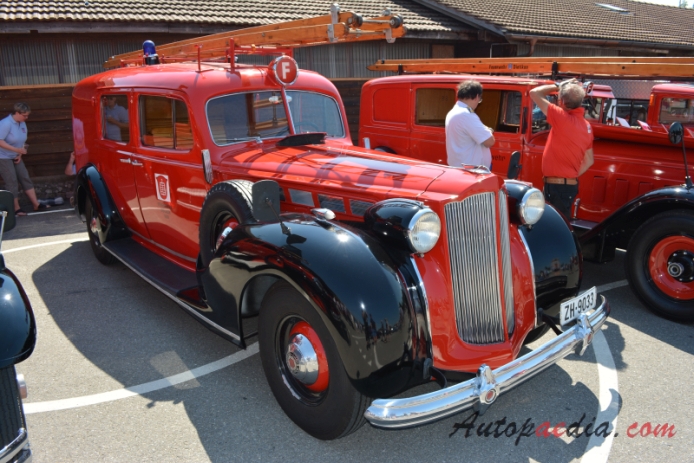Packard Eight 1924-1951 (1938 Werner Risch Zurich fire engine), right front view