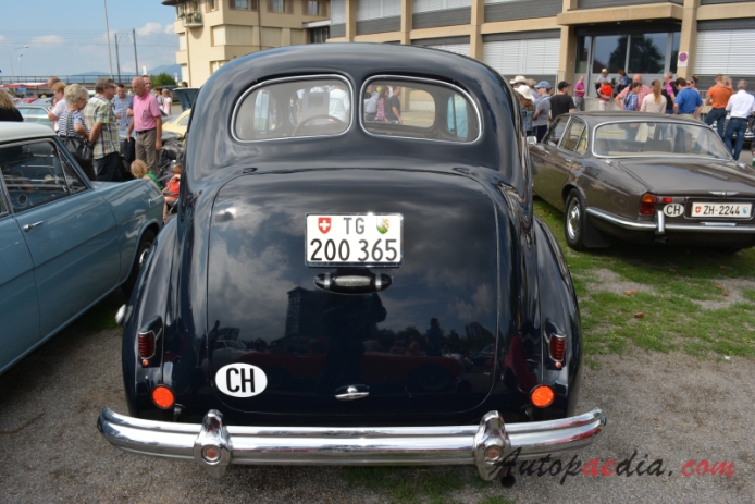 Packard Eight 1924-1951 (1939 Super Eight sedan 4d), rear view