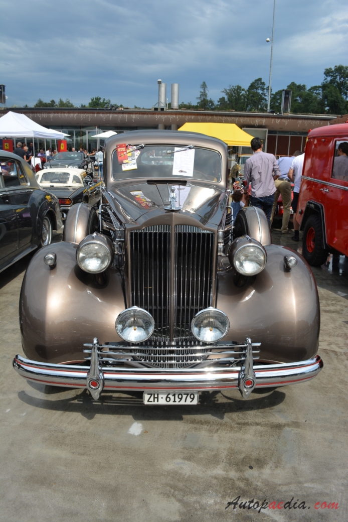 Packard Twelve 1933-1939 (1937 1507 Twelve Club Sedan limuzyna 4d), przód