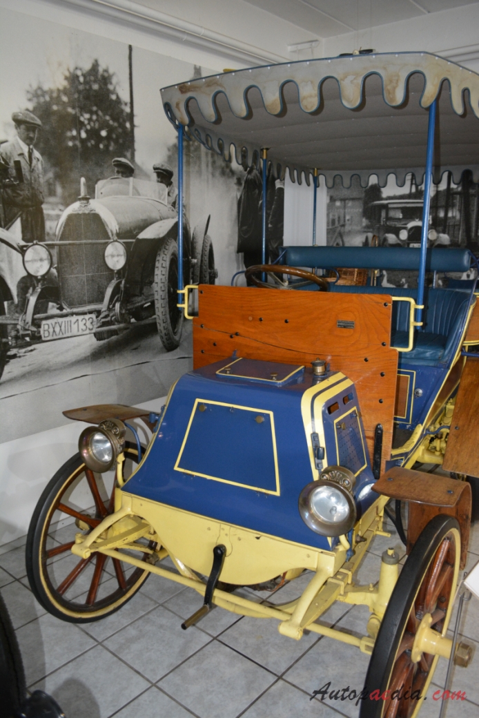 Panhard et Levassor 1890-1936 (1897 motor carriage), front view