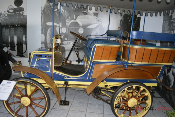 Panhard et Levassor 1890-1936 (1897 motor carriage), left side view