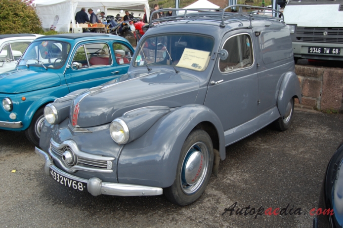 Panhard Dyna X 1948-1954 (1953 K211 850ccm fourgonnette 3d), left front view
