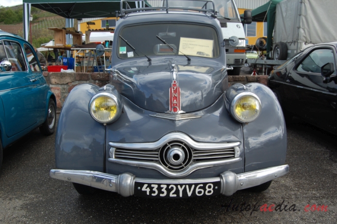 Panhard Dyna X 1948-1954 (1953 K211 850ccm fourgonnette 3d), front view