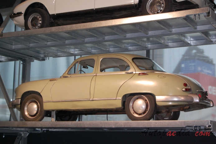 Panhard Dyna Z 1954-1959 (1955 Z1 berline 4d),  left rear view