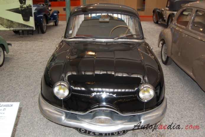 Panhard Dyna Z 1954-1959 (1956 Z1 berline 4d), przód