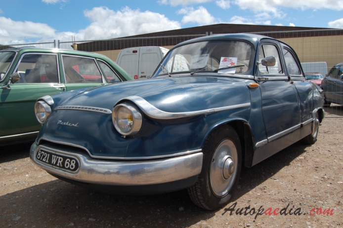 Panhard PL 17 1959-1965 (1960 PL 17 L1 sedan 4d), left front view